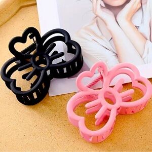 #HelloKittyHairClips 